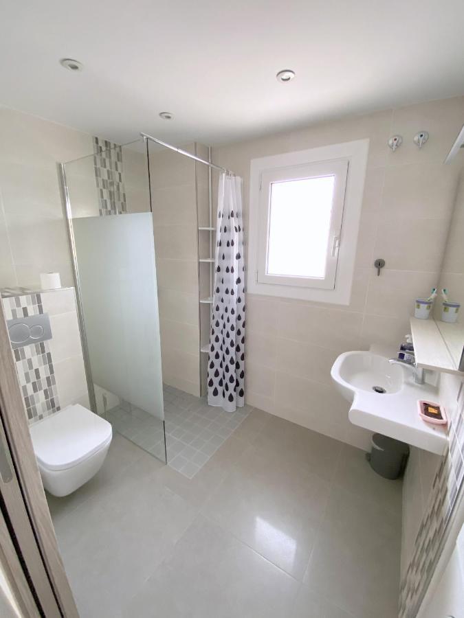 Roses I Apartment Bagian luar foto